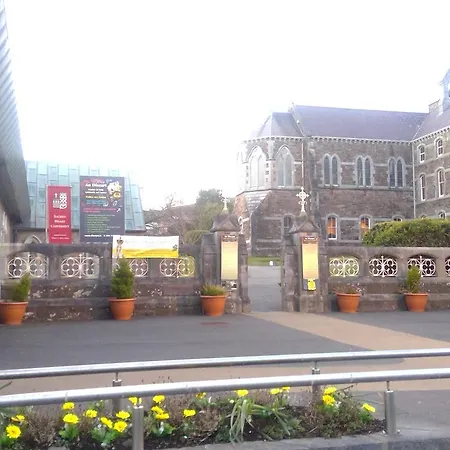 菲莱斯食宿酒店 丁格尔