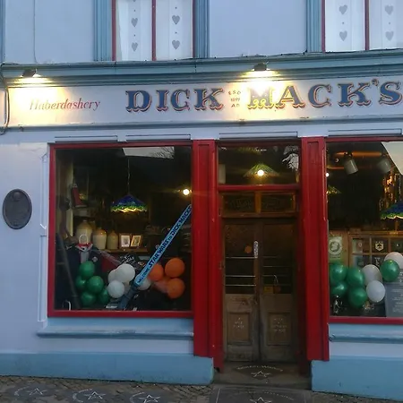 菲莱斯食宿酒店 4* 丁格尔